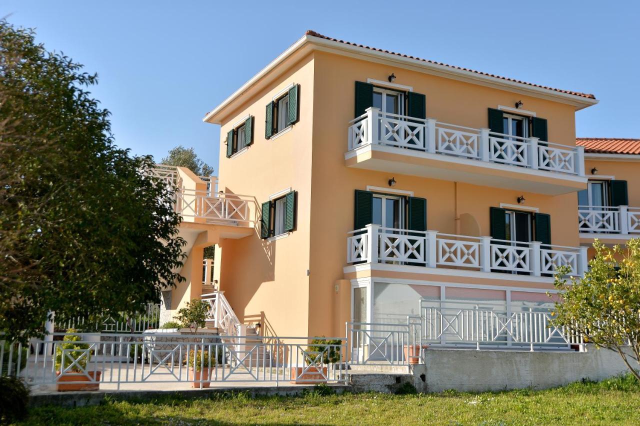 Villa Reverenza Lixouri Exterior photo