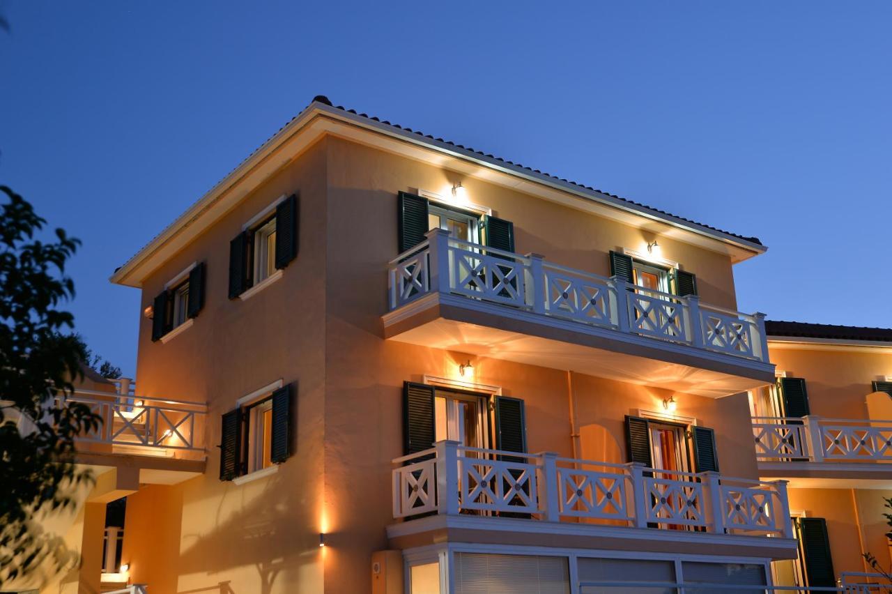 Villa Reverenza Lixouri Exterior photo