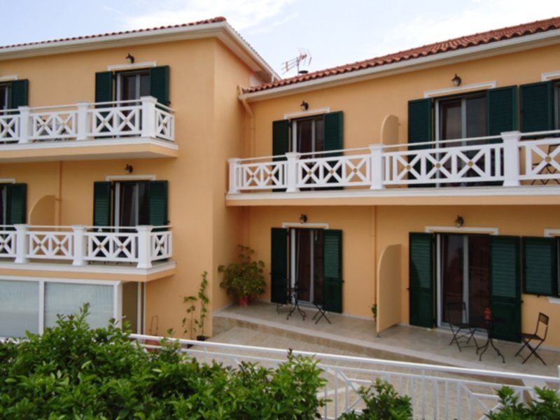 Villa Reverenza Lixouri Exterior photo